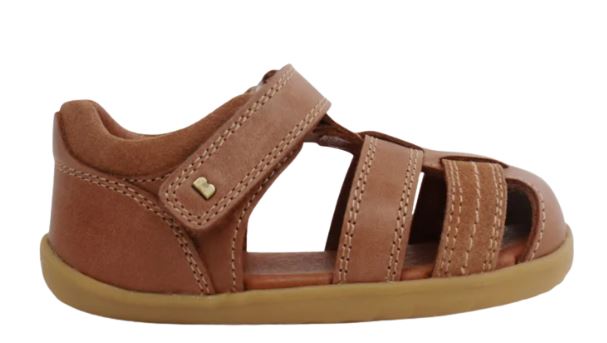 Step Up Roam Closed Sandal (Caramel)