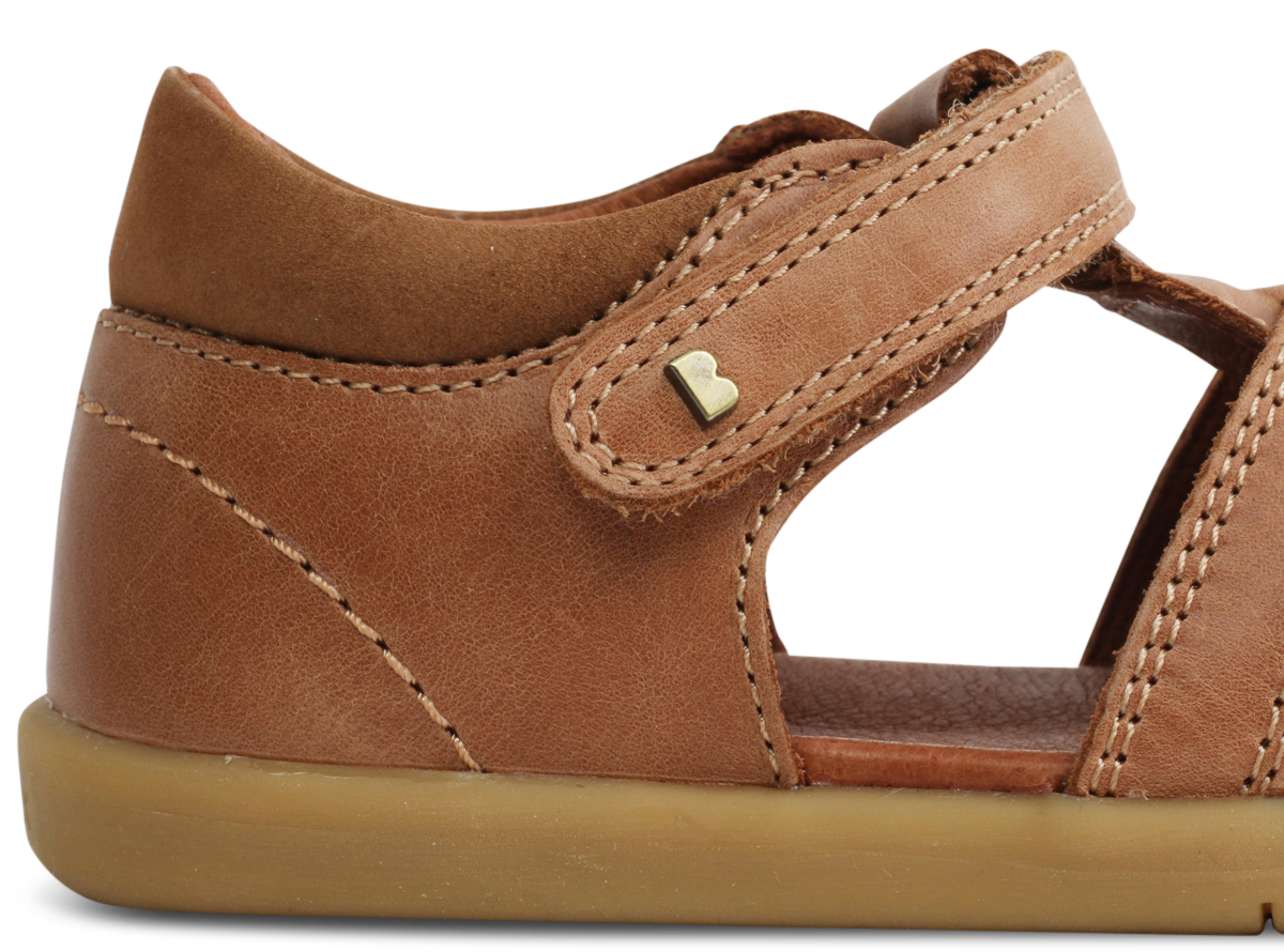 I-Walk Roam Closed Sandal (Caramel)