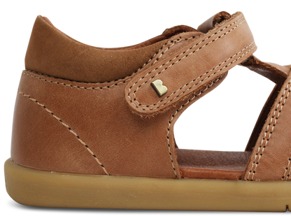 I-Walk Roam Closed Sandal (Caramel)