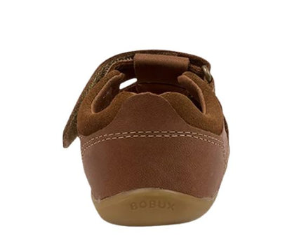 Step Up Roam Closed Sandal (Caramel)